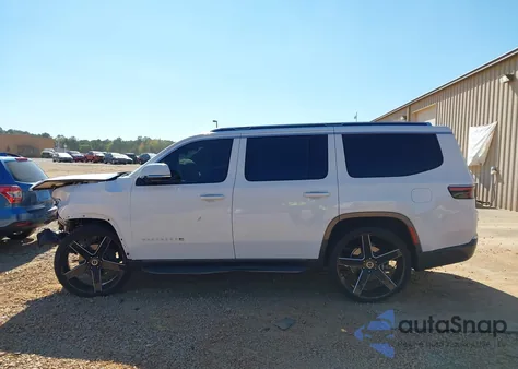 2022 Jeep Wagoneer Series I 4X2 из США, поврежденный, VIN 1C4SJUAT4NS214412